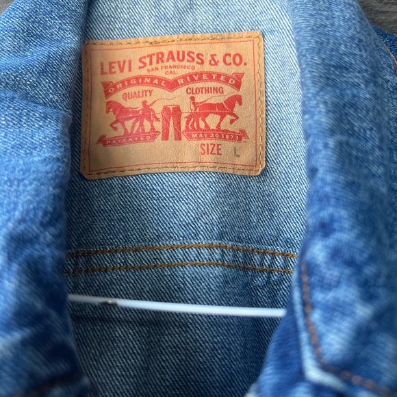 CLEAN Levis size Large Denim Trucker Jacket Blue Jeans - Picture 4 of 4